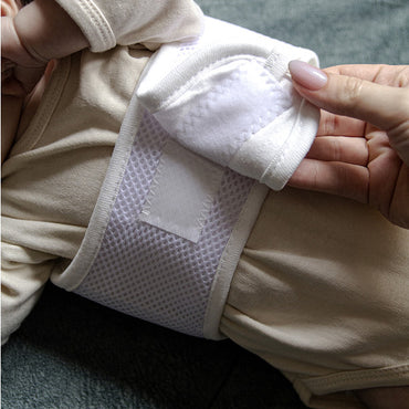 واقي ظهر الطفل من بيبي جيم باللون الأبيض