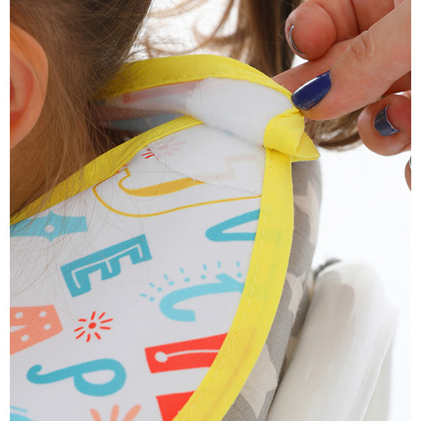 مريلة بيبي جيم بلو بتصميم أبجدي