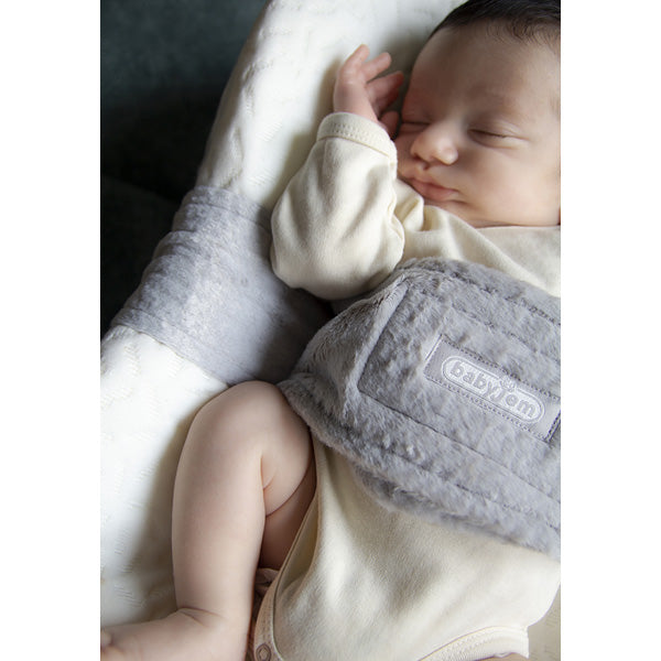 سرير بيبي جيم بطني الأول