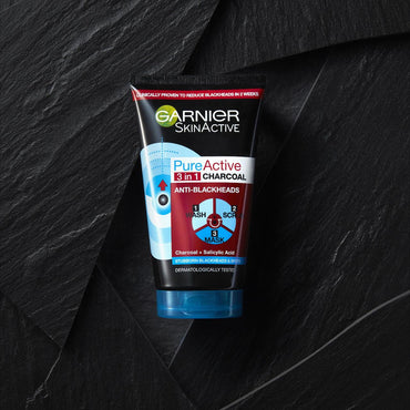 غارنييه بيور أكتيف إنتنسيف 3 في 1 قناع غسول ومقشر للرؤوس السوداء بالفحم 150 مل