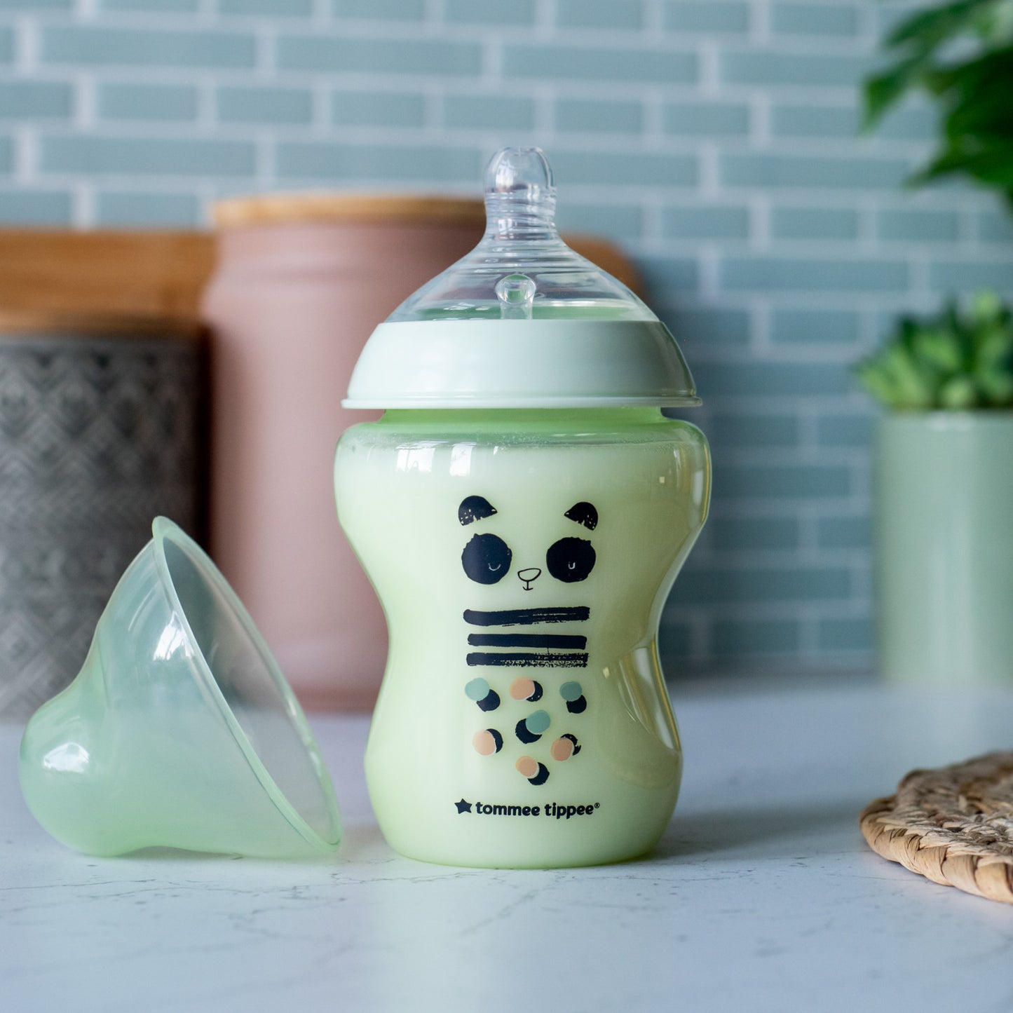 زجاجة رضاعة تومي تيبي كلوزر تو نيتشر بتصميم الباندا بيبو، 260 مل