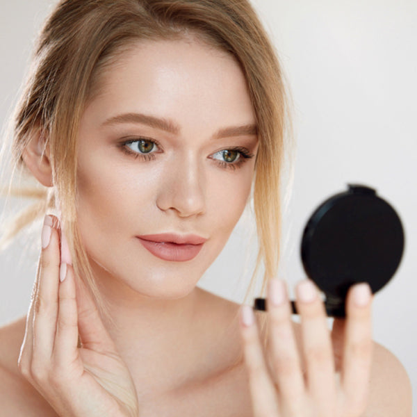 Difference between compact & loose powder – Beauty Box