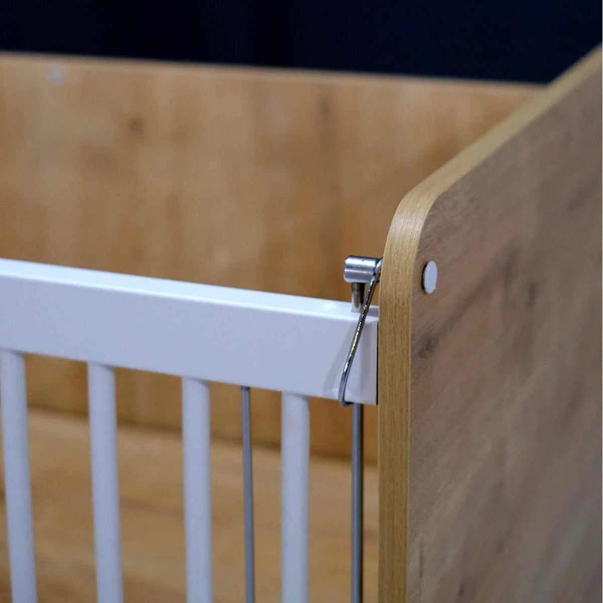 Babywhen Rocking Mother Side Crib With Wheels - Wooden (Bw 1091)